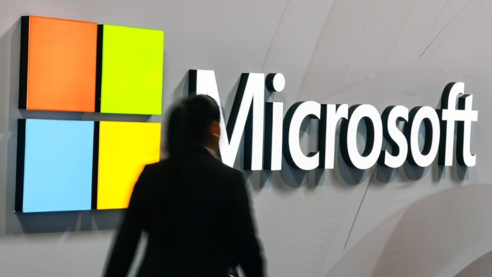 Microsoft enfrenta cerco de grupo radical pró-Palestina em Seattle 2 Microsoft enfrenta cerco de grupo radical pró-Palestina em Seattle - Imagem do artigo