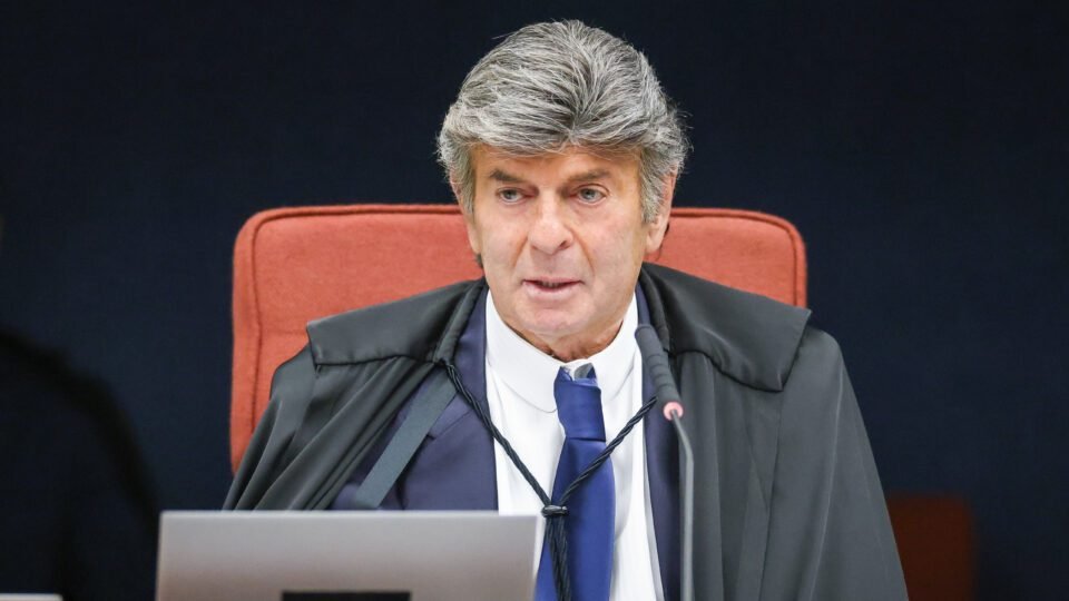 Esquerda ataca Fux após voto que questiona competência do STF no caso 8 de Janeiro 2 Esquerda ataca Fux após voto que questiona competência do STF no caso 8 de Janeiro - Imagem do artigo