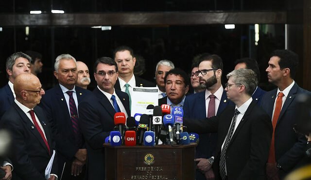 Juristas veem chance de travar julgamento de Bolsonaro após laudo que aponta fraude no STF 2 Juristas veem chance de travar julgamento de Bolsonaro após laudo que aponta fraude no STF - Imagem do artigo