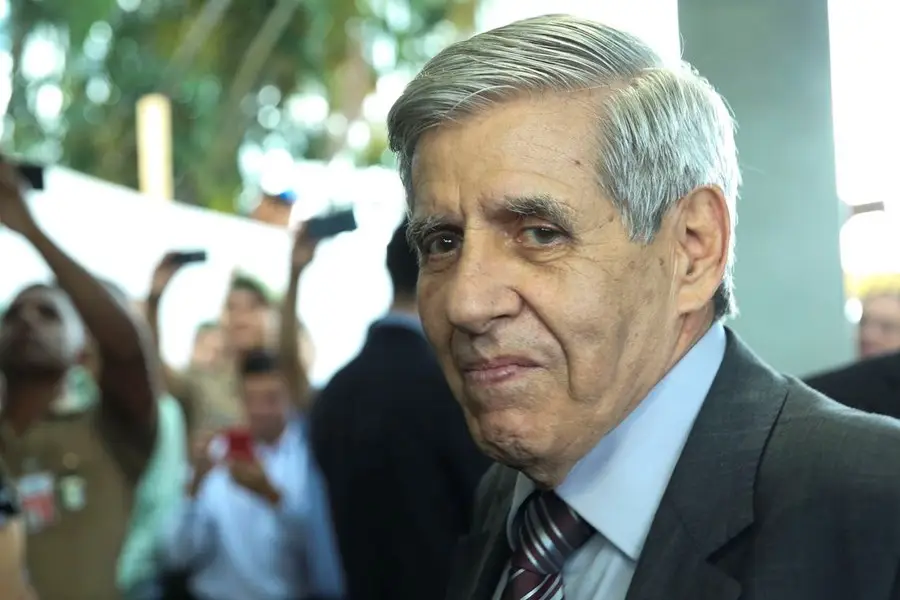 Fux absolve Augusto Heleno e descarta provas da PGR no STF 2 Fux absolve Augusto Heleno e descarta provas da PGR no STF - Imagem do artigo