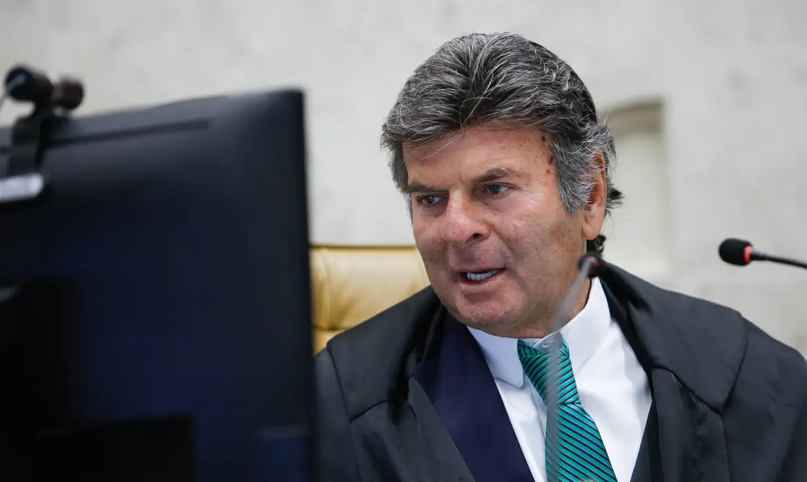Voto de Fux expõe fissura no STF e reacende debate sobre caso Bolsonaro 2 Voto de Fux expõe fissura no STF e reacende debate sobre caso Bolsonaro - Imagem do artigo