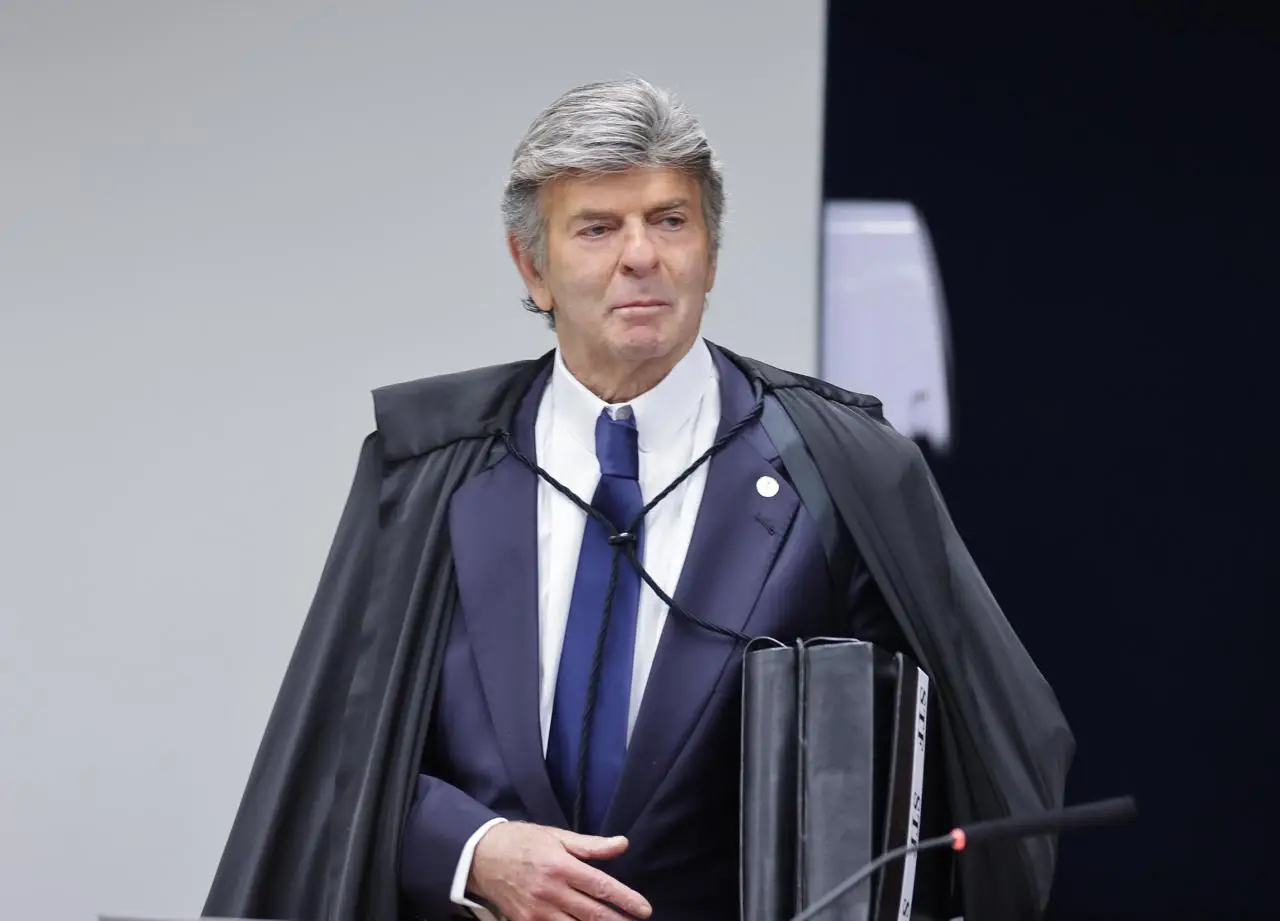 STF: Fux absolve Bolsonaro e seis réus e condena apenas dois por tentativa de abolir Estado de Direito 2 STF: Fux absolve Bolsonaro e seis réus e condena apenas dois por tentativa de abolir Estado de Direito - Imagem do artigo