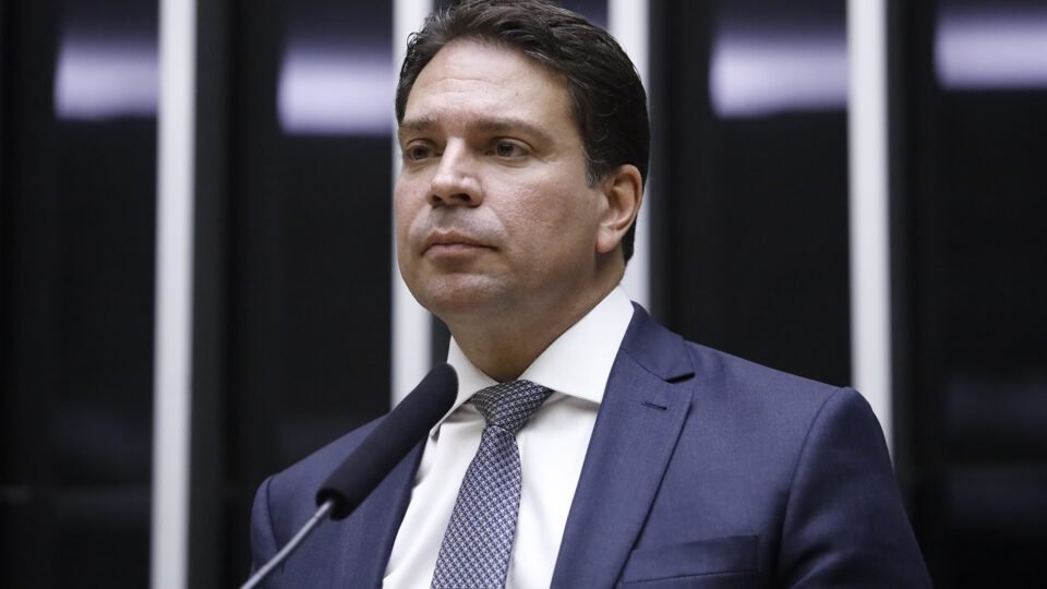 STF impõe cassação do mandato de Alexandre Ramagem e tensiona relação com Câmara 2 STF impõe cassação do mandato de Alexandre Ramagem e tensiona relação com Câmara - Imagem do artigo