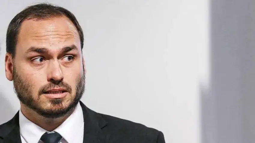 Carlos Bolsonaro atribui a Mauro Cid dura sentença imposta ao pai no STF 2 Carlos Bolsonaro atribui a Mauro Cid dura sentença imposta ao pai no STF - Imagem do artigo
