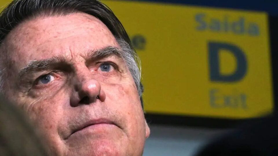 STF avalia reforçar vigilância sobre Bolsonaro após pena de 27 anos 2 STF avalia reforçar vigilância sobre Bolsonaro após pena de 27 anos - Imagem do artigo