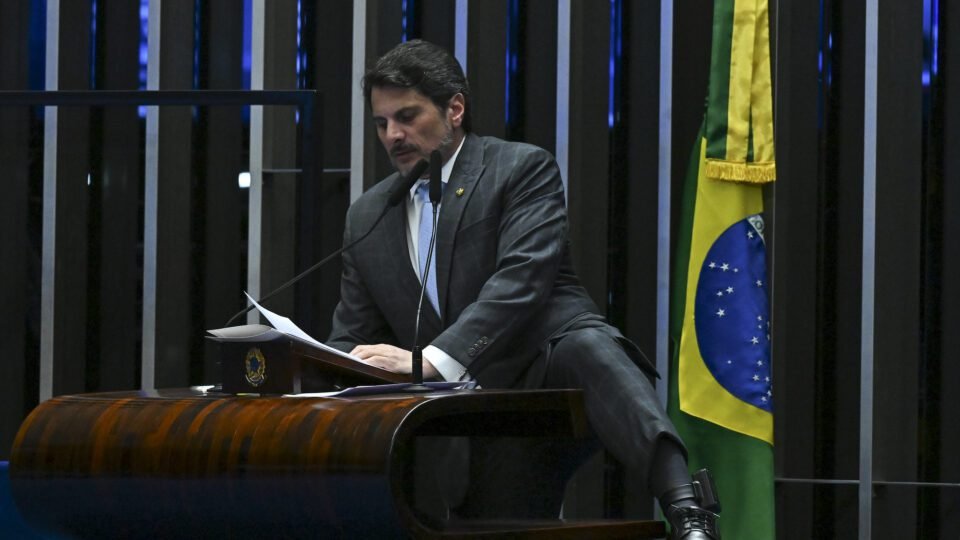 Senador Marcos do Val se afasta 115 dias após embate com STF 2 Senador Marcos do Val se afasta 115 dias após embate com STF - Imagem do artigo