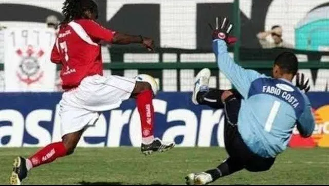 Árbitro Edilson expõe pênalti ignorado em 2005 e acusa colega de “covardia” 2 Árbitro Edilson expõe pênalti ignorado em 2005 e acusa colega de “covardia” - Imagem do artigo