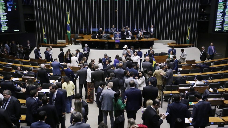Câmara aprova PEC da Imunidade com 353 votos e fortalece prerrogativa de parlamentares 2 Câmara aprova PEC da Imunidade com 353 votos e fortalece prerrogativa de parlamentares - Imagem do artigo