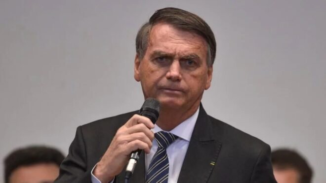 Pesquisa revela resistência à anistia, mas apoio cresce quando inclui Bolsonaro 2 Pesquisa revela resistência à anistia, mas apoio cresce quando inclui Bolsonaro - Imagem do artigo