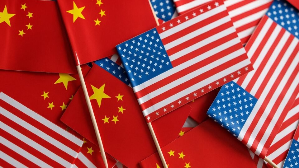 Pesquisa revela 50% dos brasileiros vendo EUA como mais autoritários que a China e acende alerta sobre viés midiático 2 Pesquisa revela 50% dos brasileiros vendo EUA como mais autoritários que a China e acende alerta sobre viés midiático - Imagem do artigo
