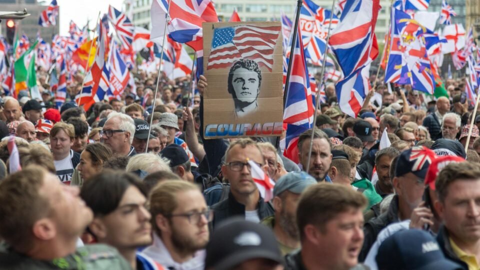 Assassinato de Charlie Kirk impulsiona reação contra ideologia woke nos EUA 2 Assassinato de Charlie Kirk impulsiona reação contra ideologia woke nos EUA - Imagem do artigo