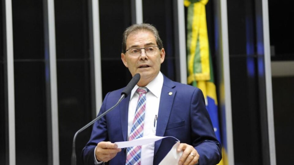 Relator descarta anistia total e promete novo texto para reduzir penas do 8/1 2 Relator descarta anistia total e promete novo texto para reduzir penas do 8/1 - Imagem do artigo