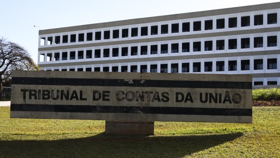 TCU exige devolução de R$ 15 milhões por fraudes em pensões de filhas solteiras 2 TCU exige devolução de R$ 15 milhões por fraudes em pensões de filhas solteiras - Imagem do artigo