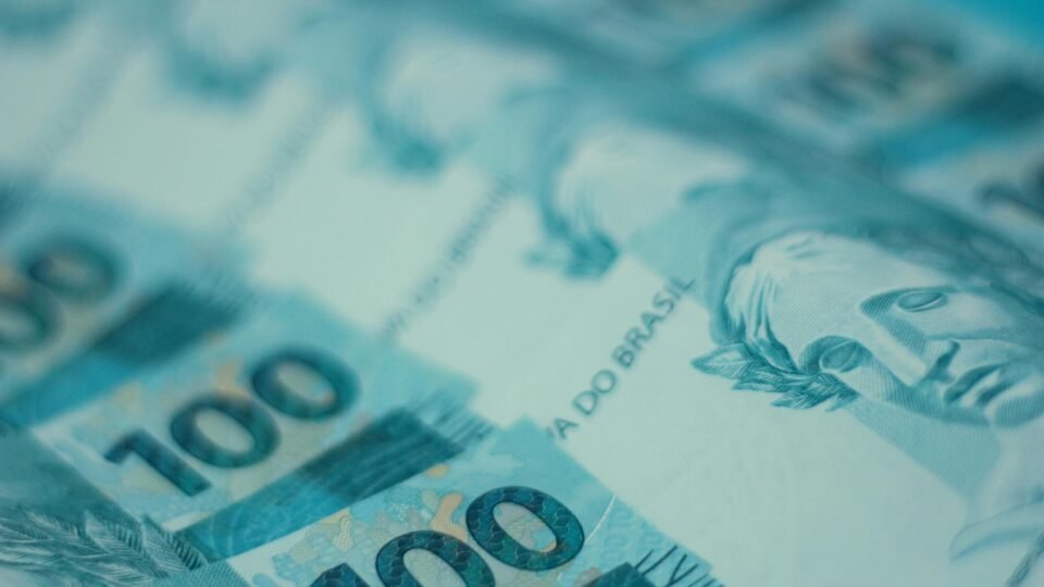 Economia freia, mas Ibovespa sobe apostando em virada em 2027 2 Economia freia, mas Ibovespa sobe apostando em virada em 2027 - Imagem do artigo