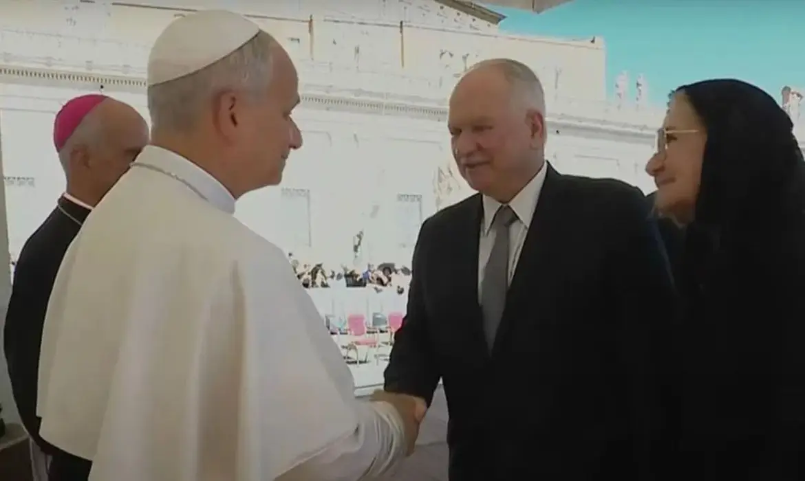 Fachin visita Vaticano antes de assumir STF e ouve chamada do papa por justiça real 2 Fachin visita Vaticano antes de assumir STF e ouve chamada do papa por justiça real - Imagem do artigo