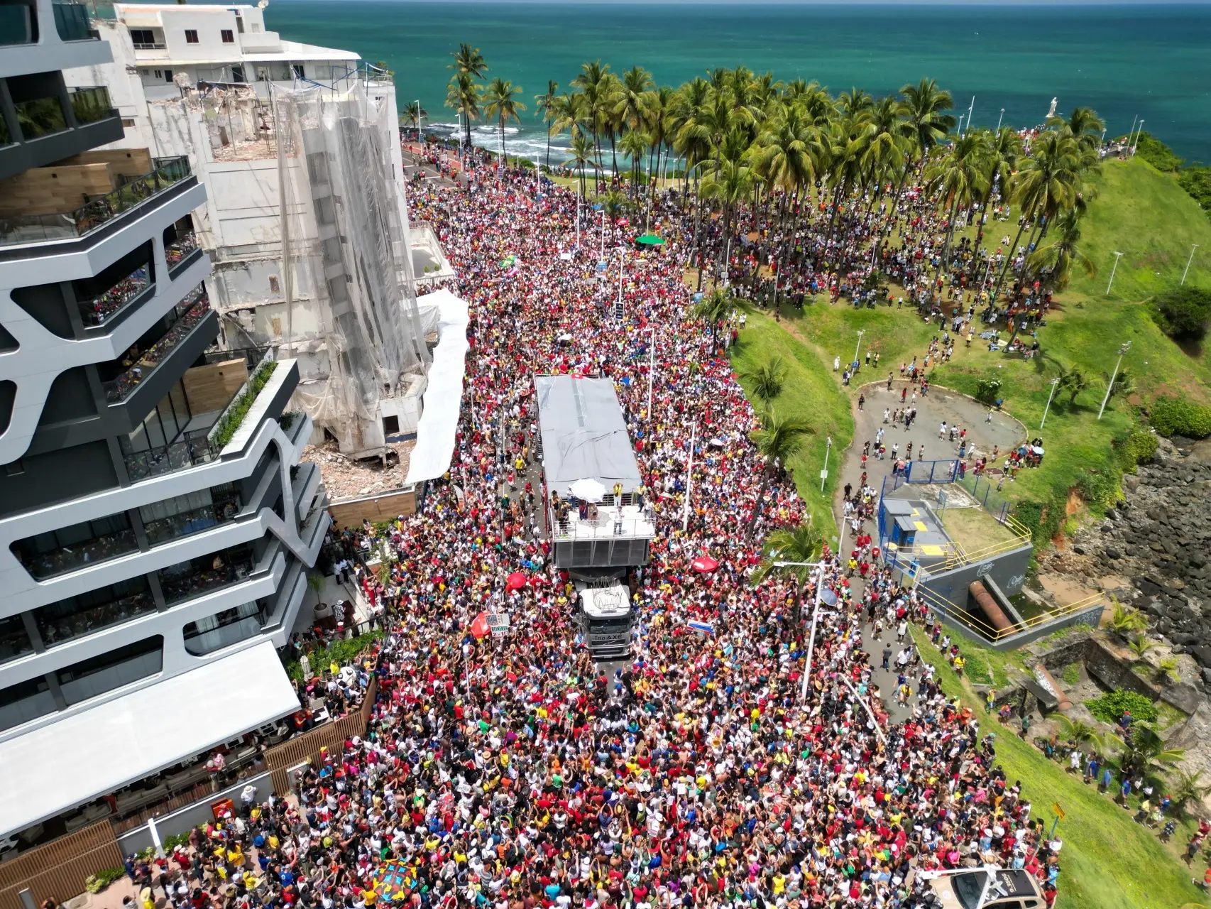 Esquerda protesta em 7 capitais contra PEC que amplia prerrogativas parlamentares 2 Esquerda protesta em 7 capitais contra PEC que amplia prerrogativas parlamentares - Imagem do artigo