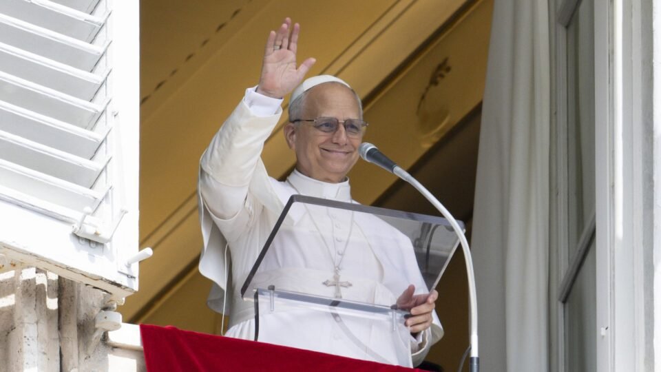 Papa Leão XIV reforça família tradicional, descarta ordenação feminina e promete diálogo sobre Missa Tridentina 2 Papa Leão XIV reforça família tradicional, descarta ordenação feminina e promete diálogo sobre Missa Tridentina - Imagem do artigo