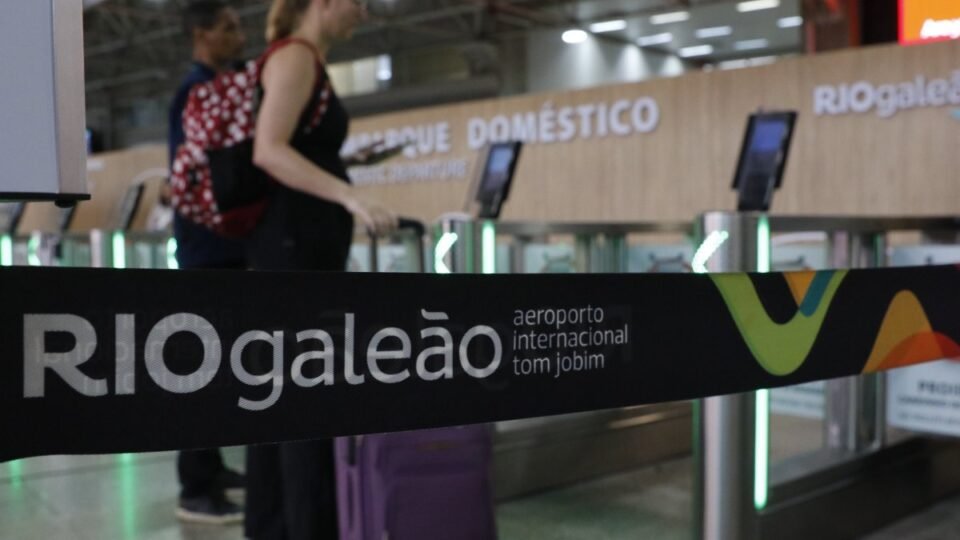 Governo abre consulta pública para vender Galeão e limitar Santos Dumont 2 Governo abre consulta pública para vender Galeão e limitar Santos Dumont - Imagem do artigo