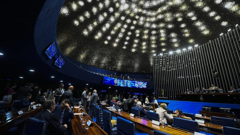 Senado reage e propõe enxugar PEC da Imunidade para proteger apenas falas 2 Senado reage e propõe enxugar PEC da Imunidade para proteger apenas falas - Imagem do artigo