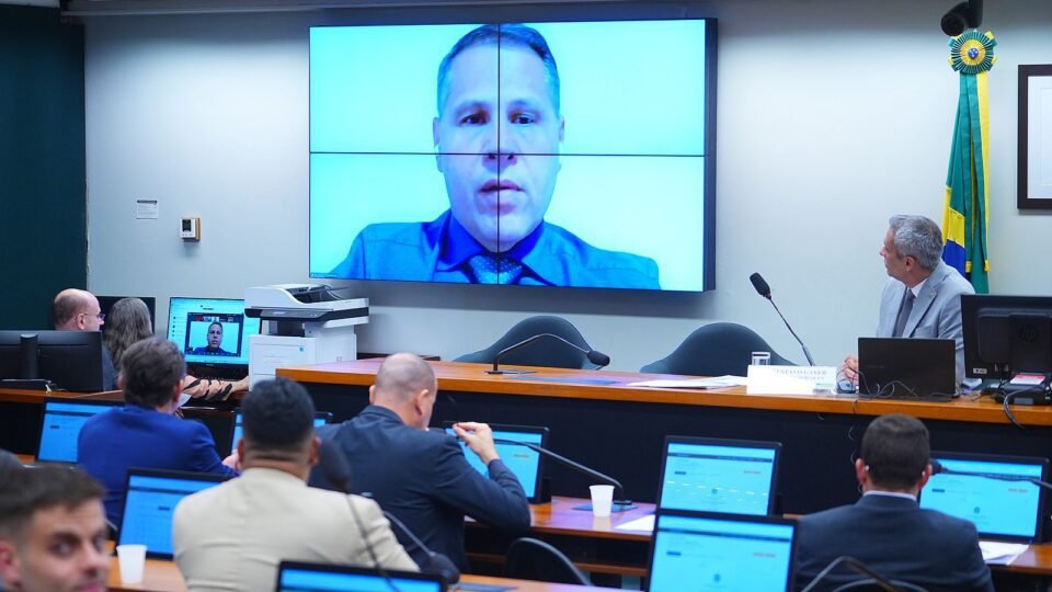 Ex-assessor do TSE revela “mutirão” de perseguição política e pressiona Câmara 2 Ex-assessor do TSE revela “mutirão” de perseguição política e pressiona Câmara - Imagem do artigo