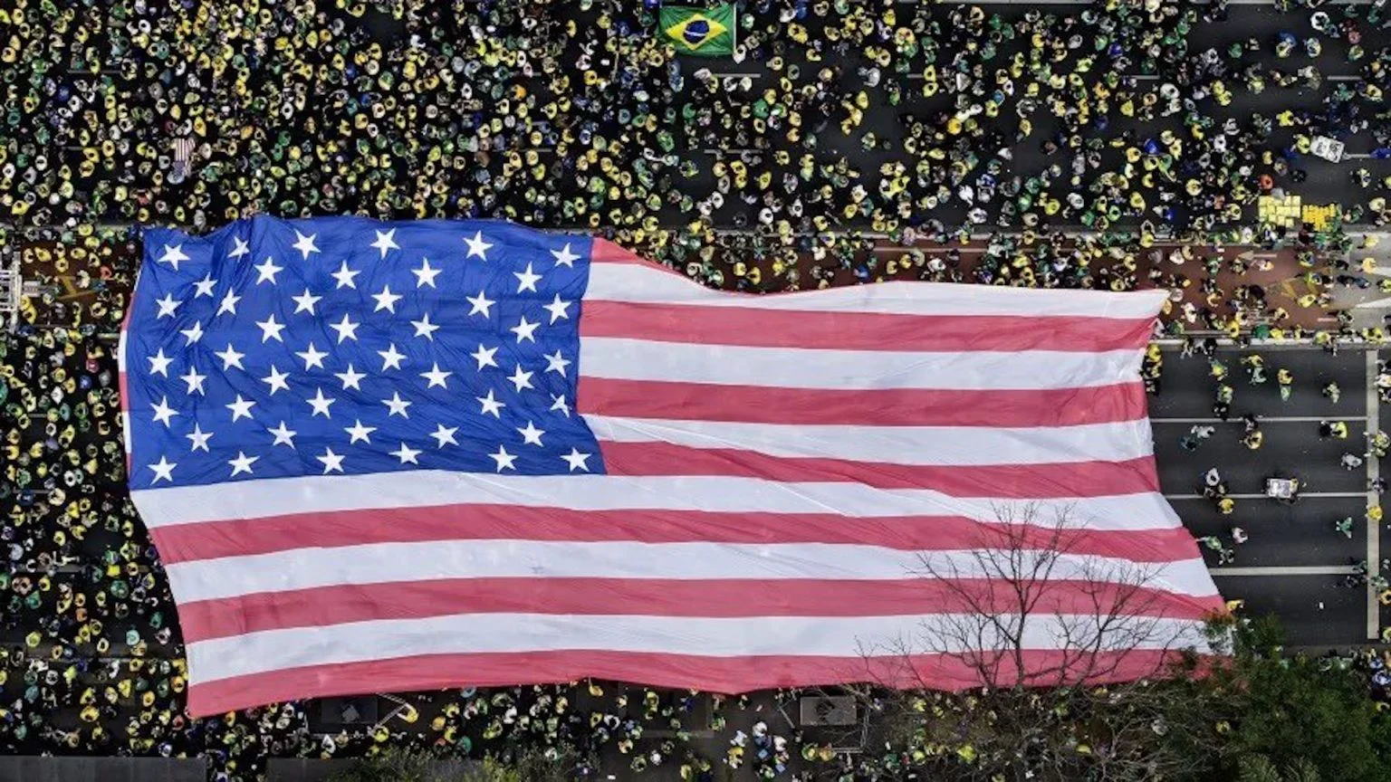 Bandeira dos EUA na Paulista expõe divergências entre governo e parte da oposição 2 Bandeira dos EUA na Paulista expõe divergências entre governo e parte da oposição - Imagem do artigo