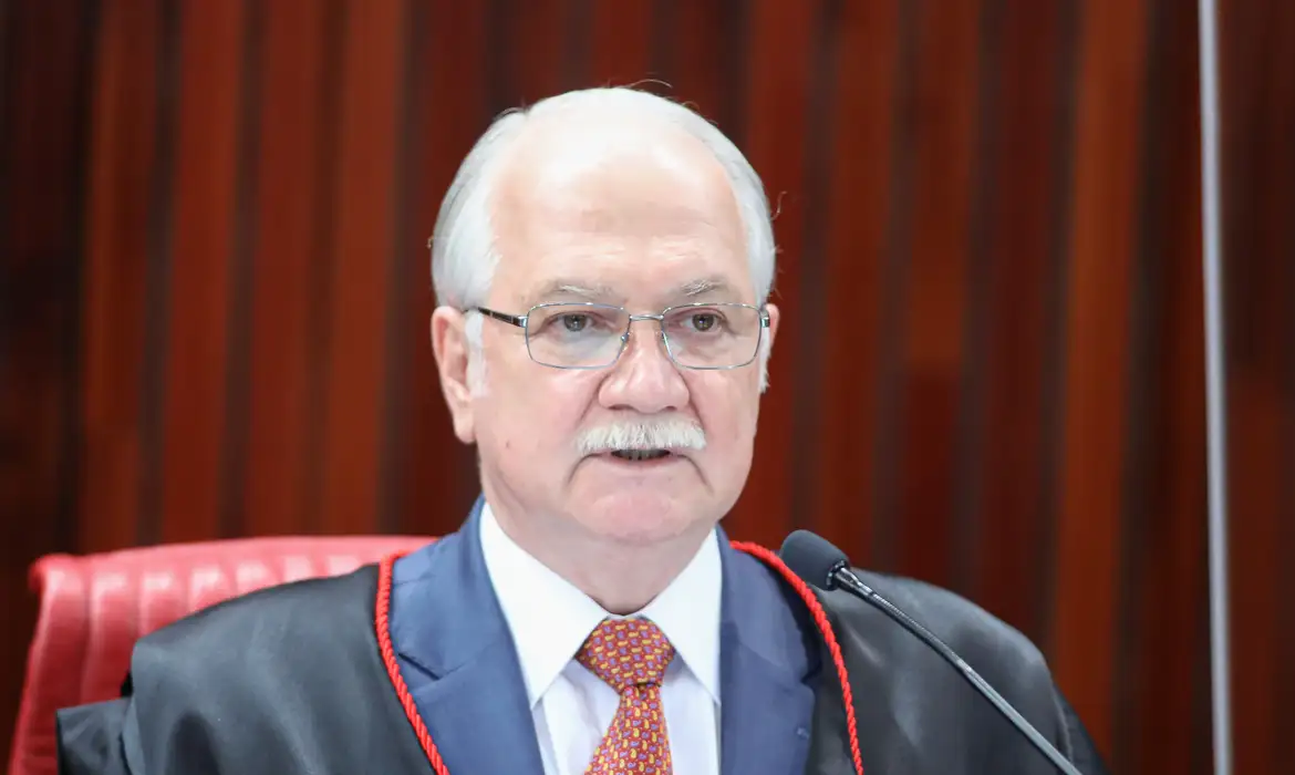 Fachin assume STF e promete conter ativismo judicial 2 Fachin assume STF e promete conter ativismo judicial - Imagem do artigo