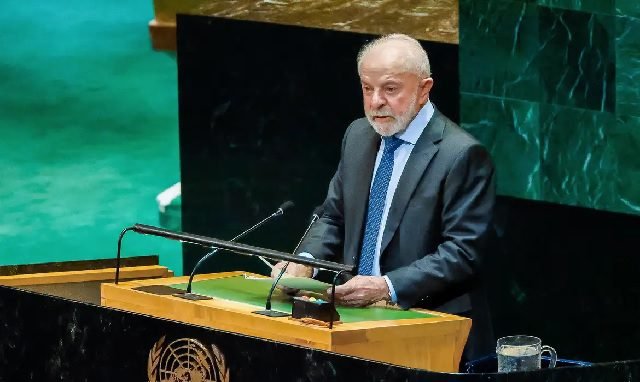 Diplomacia brasileira exibe keffiyeh e abandona plenário durante discurso de Netanyahu na ONU 2 Diplomacia brasileira exibe keffiyeh e abandona plenário durante discurso de Netanyahu na ONU - Imagem do artigo