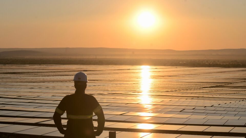 Brasil gera sobra de energia de dia, mas paga caro e segue vulnerável a apagões 2 Brasil gera sobra de energia de dia, mas paga caro e segue vulnerável a apagões - Imagem do artigo