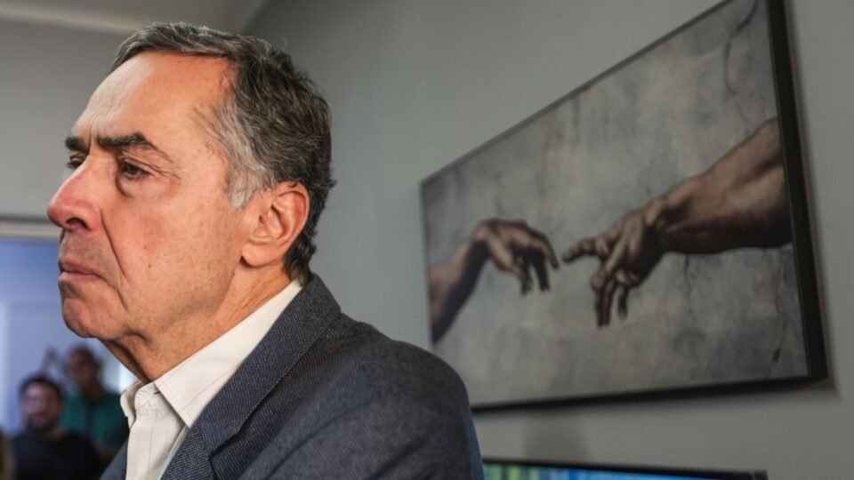 Barroso admite “dor no coração” ao manter condenação de Lula e anuncia retiro na Índia 2 Barroso admite “dor no coração” ao manter condenação de Lula e anuncia retiro na Índia - Imagem do artigo