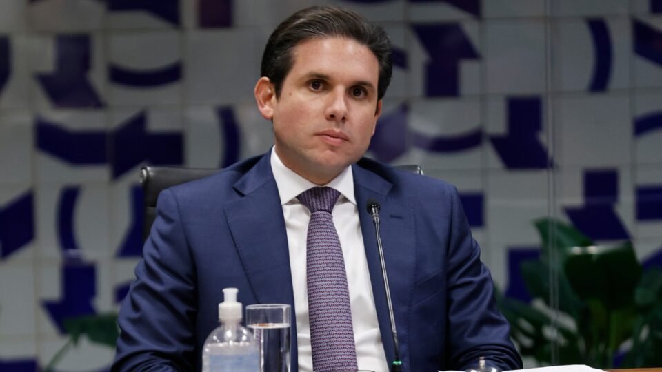 Motta garante cassação de Eduardo Bolsonaro e Carla Zambelli obedecendo só ao regimento 2 Motta garante cassação de Eduardo Bolsonaro e Carla Zambelli obedecendo só ao regimento - Imagem do artigo