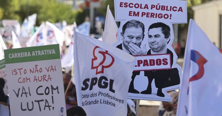 Fenprof lidera protesto em Lisboa e cobra aumentos imediatos para professores 2 Fenprof lidera protesto em Lisboa e cobra aumentos imediatos para professores - Imagem do artigo