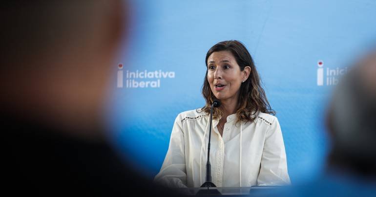 Mariana Leitão evita confronto e destaca candidato liberal diante de aposta do PSD em ex-comunista 2 Mariana Leitão evita confronto e destaca candidato liberal diante de aposta do PSD em ex-comunista - Imagem do artigo