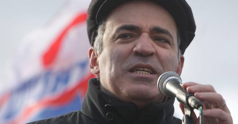 Kasparov alerta que Putin testa Europa e pode avançar sobre Bálticos em 2025 2 Kasparov alerta que Putin testa Europa e pode avançar sobre Bálticos em 2025 - Imagem do artigo