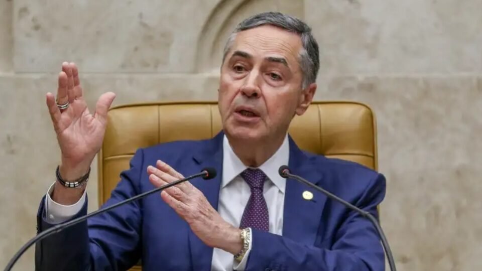 Barroso admite avaliar saída antecipada do STF e fala em “fim de carreira” 2 Barroso admite avaliar saída antecipada do STF e fala em “fim de carreira” - Imagem do artigo