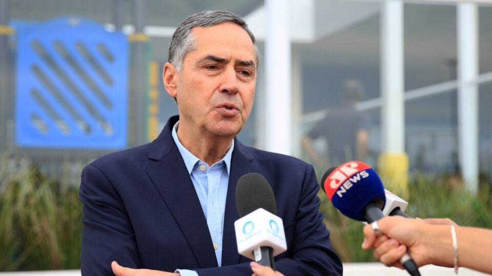 Barroso admite que TV Justiça molda votos no STF e reforça debate sobre exposição 2 Barroso admite que TV Justiça molda votos no STF e reforça debate sobre exposição - Imagem do artigo