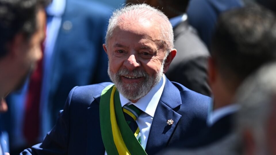 Pesquisa Quaest mostra recuo na desaprovação a Lula, mas avaliação positiva continua menor 2 Pesquisa Quaest mostra recuo na desaprovação a Lula, mas avaliação positiva continua menor - Imagem do artigo