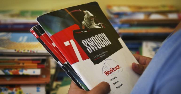 Decreto-lei garante isenção permanente de devolução de manuais para 1.º ciclo e amplia benefício a alunos com exames 2 Decreto-lei garante isenção permanente de devolução de manuais para 1.º ciclo e amplia benefício a alunos com exames - Imagem do artigo