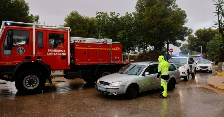 Temporal Alice força evacuações e mantém sul da Espanha em alerta máximo 2 Temporal Alice força evacuações e mantém sul da Espanha em alerta máximo - Imagem do artigo