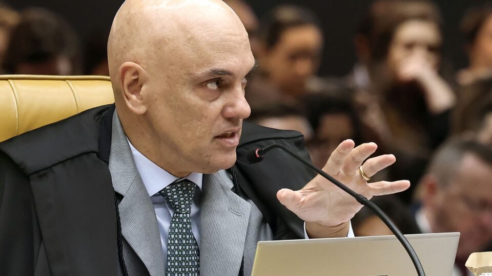Moraes ignora impedimento e segue decidindo em processos que o envolvem 2 Moraes ignora impedimento e segue decidindo em processos que o envolvem - Imagem do artigo