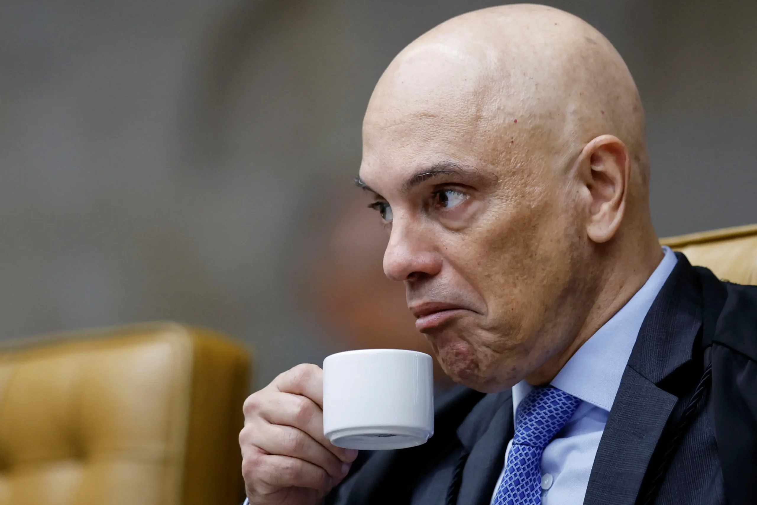 Advogado provoca Moraes em sessão do STF e ouve alerta sobre “consequências sérias” 2 Advogado provoca Moraes em sessão do STF e ouve alerta sobre “consequências sérias” - Imagem do artigo