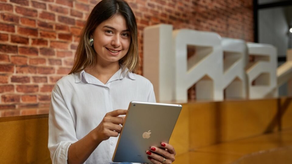 Irrah Tech lança protocolo que conecta IA a 8 mil sistemas corporativos e corta burocracia 2 Irrah Tech lança protocolo que conecta IA a 8 mil sistemas corporativos e corta burocracia - Imagem do artigo