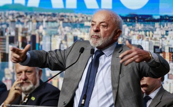 Lula confirma disputa por quarto mandato e coloca 2026 no horizonte político 2 Lula confirma disputa por quarto mandato e coloca 2026 no horizonte político - Imagem do artigo