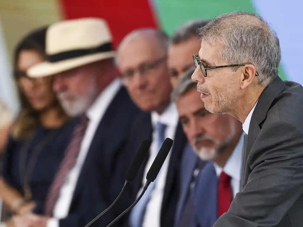 Governo Lula questiona operação no Rio e usa crítica para impulsionar PEC da Segurança 2 Governo Lula questiona operação no Rio e usa crítica para impulsionar PEC da Segurança - Imagem do artigo