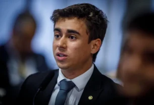 NIKOLAS VISITA BOLSONARO E SOLTA O VERBO