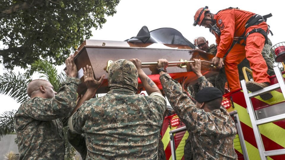 Operação no Rio apreende quase 100 fuzis e recebe apoio de até 70% da população 2 Operação no Rio apreende quase 100 fuzis e recebe apoio de até 70% da população - Imagem do artigo