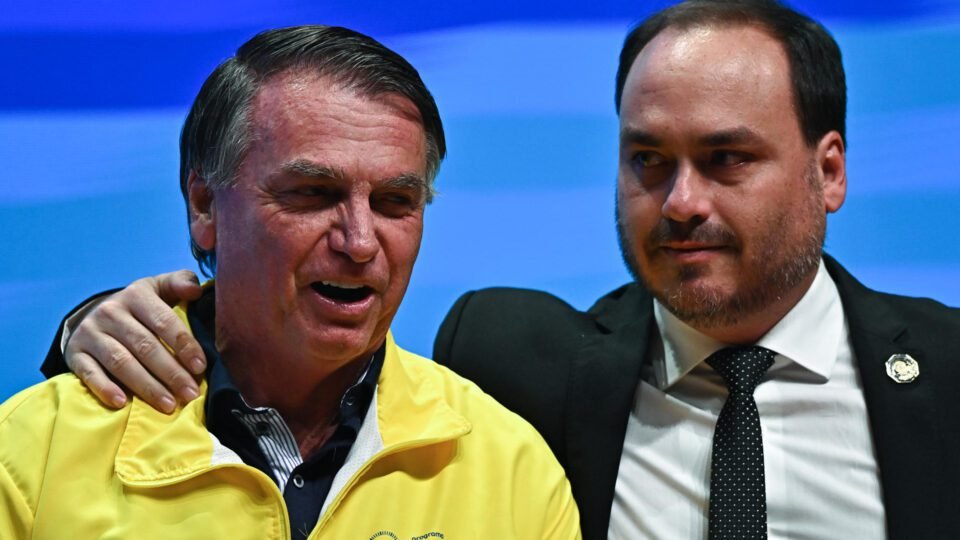 Disputa pelo Senado em SC expõe atrito entre Carlos Bolsonaro e lideranças locais 2 Disputa pelo Senado em SC expõe atrito entre Carlos Bolsonaro e lideranças locais - Imagem do artigo