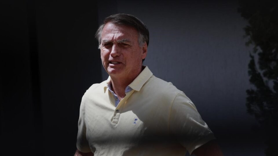 Aliados denunciam “sequestro” de Bolsonaro e cobram reação imediata do STF 2 Aliados denunciam “sequestro” de Bolsonaro e cobram reação imediata do STF - Imagem do artigo