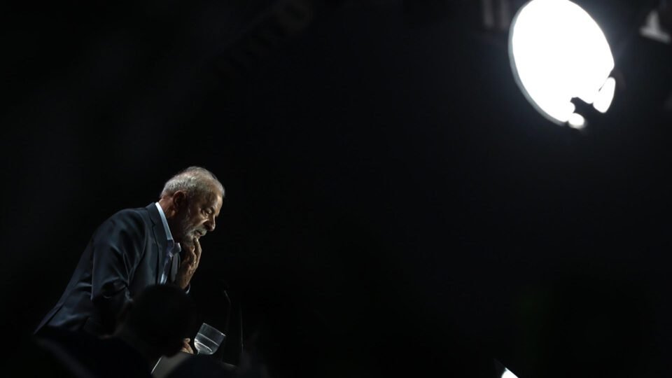 E-mails de Epstein citam ligação com Lula e elogiam Bolsonaro após divulgação no Congresso dos EUA 2 E-mails de Epstein citam ligação com Lula e elogiam Bolsonaro após divulgação no Congresso dos EUA - Imagem do artigo